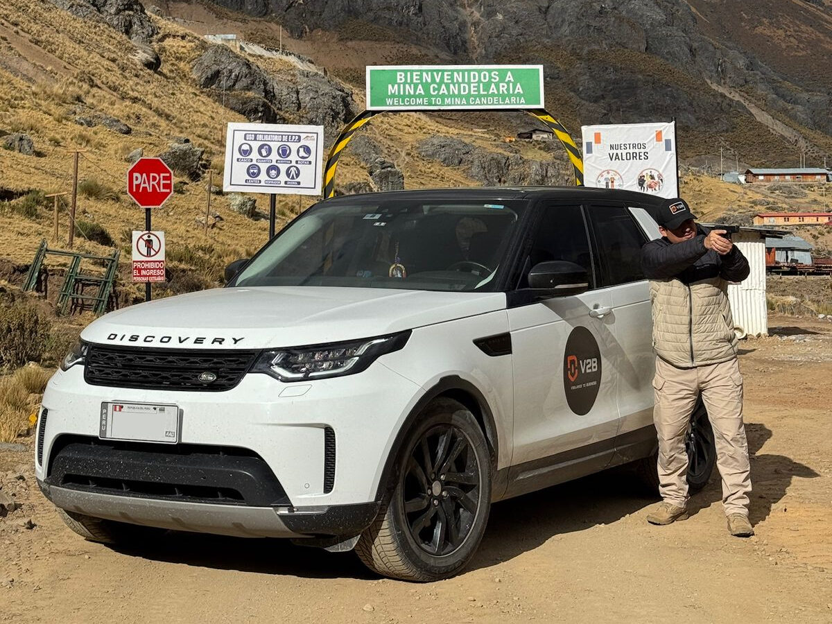 front view security guard working 2